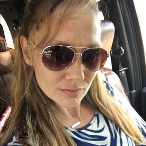 Meet your Posher, Tara